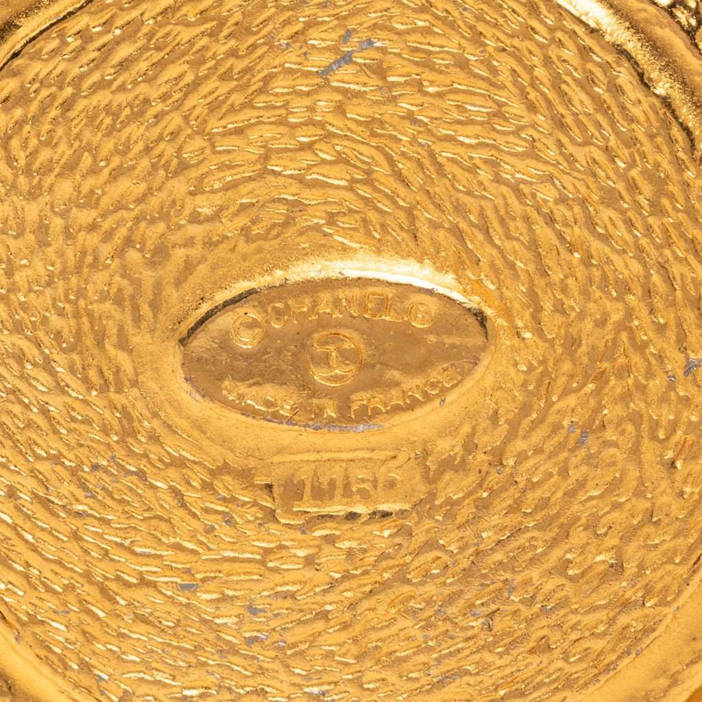 Chanel Gold Plated 31 Rue Cambon Medallion Pin Brooch Gold Metal Very good - Inside View
