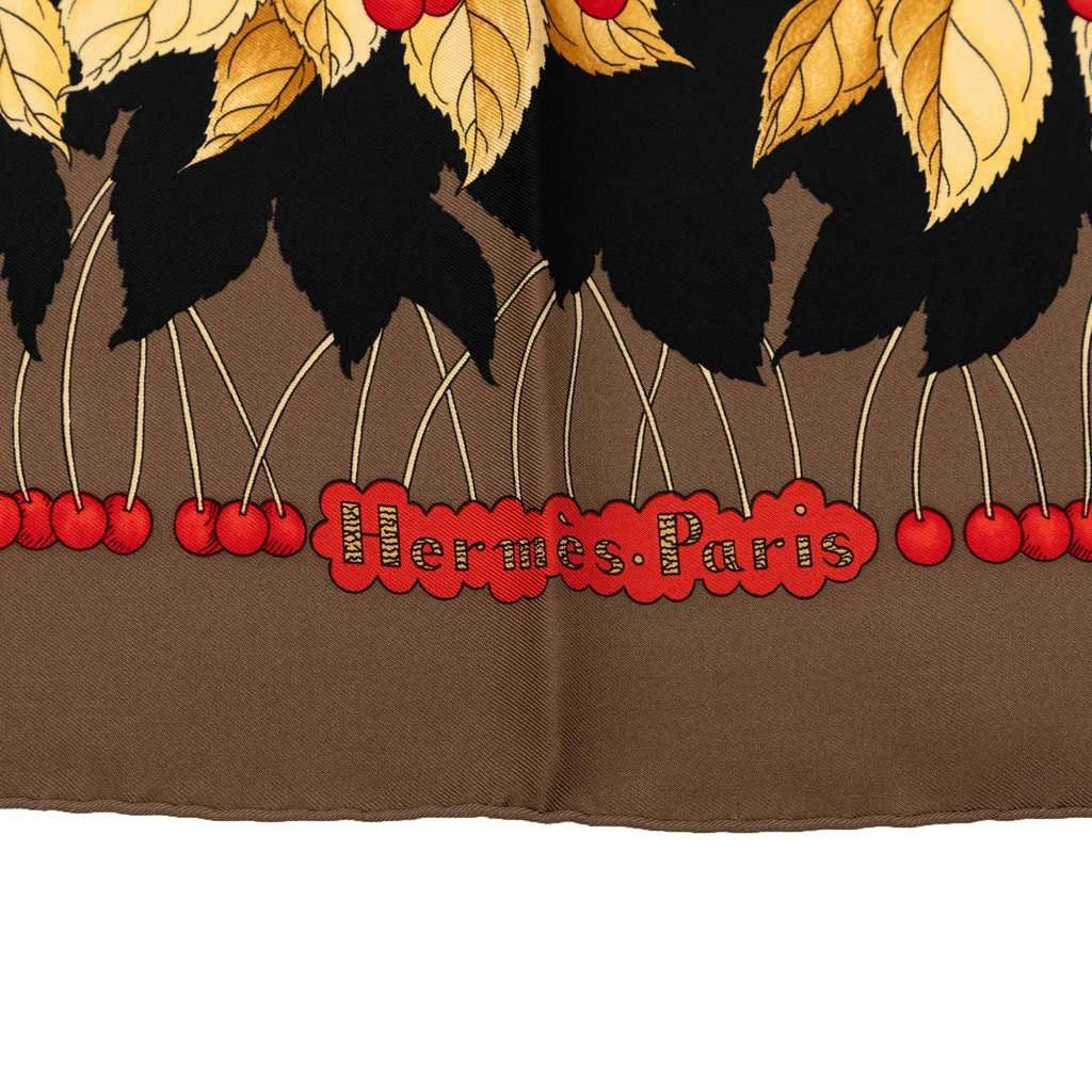 Hermès Les Merises Silk Scarf 90 Black Very good condition - Inside View