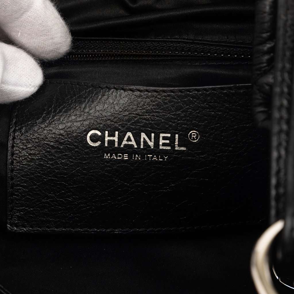 Chanel Glazed Calfskin On The Road Bucket Bag Black Leather Very good condition - Box View