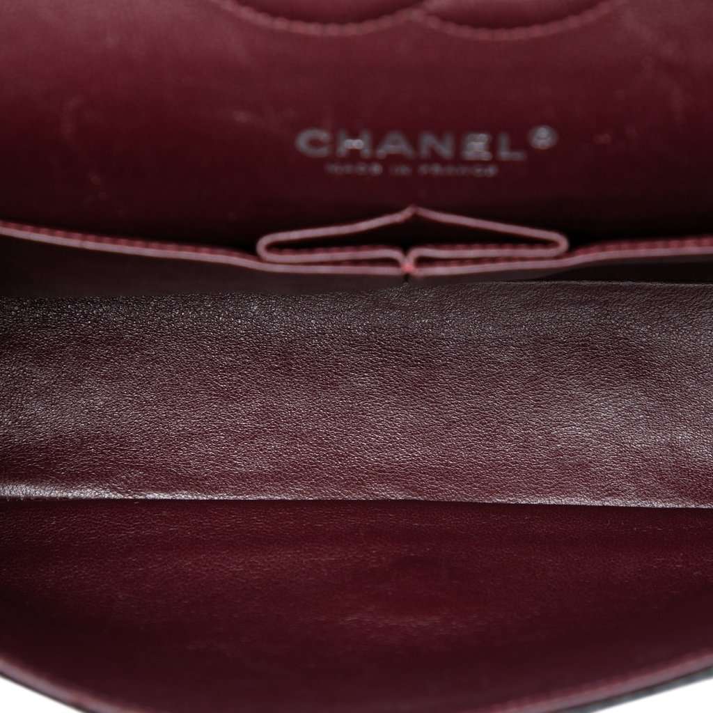 Chanel Medium Classic Caviar Double Flap Black Leather Very good condition - Model View