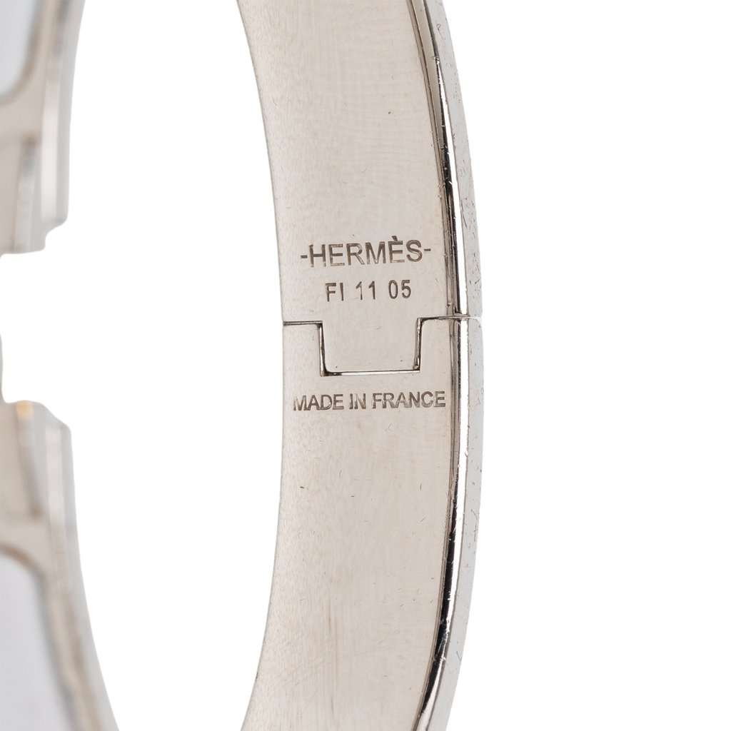 Hermès Narrow Enamel Clic Clac H Bracelet PM Beige Very good - Model View