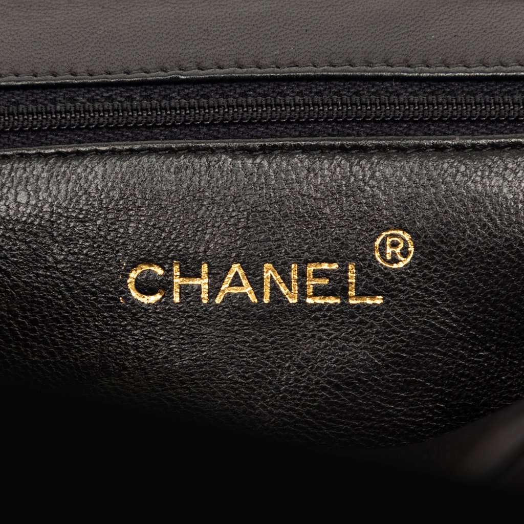 Chanel CC Quilted Lambskin Full Flap Crossbody Black Leather Very good condition - Box View