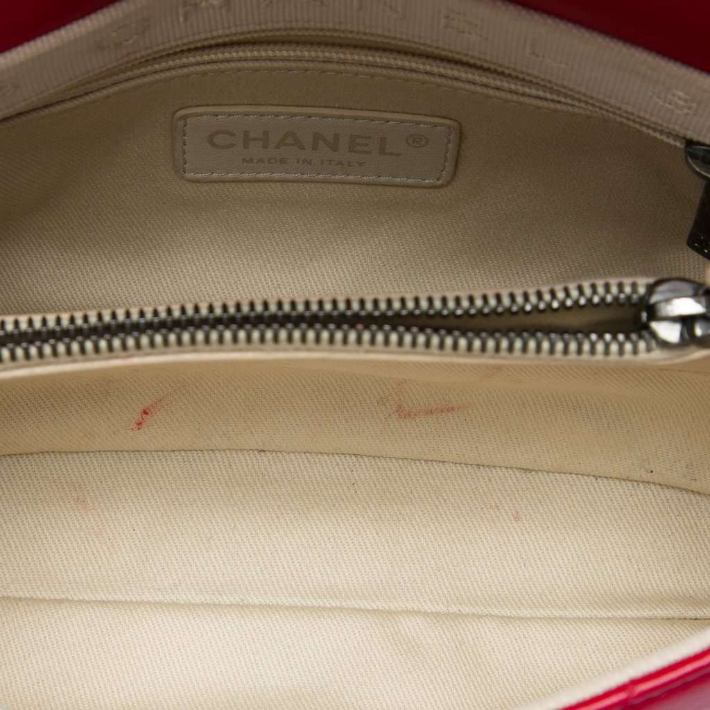 Chanel Small Quilted Sheepskin Burgundy Rocks Flap Red Leather Very good condition - Model View