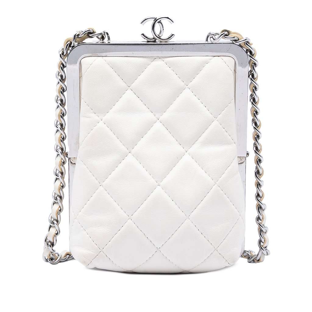 Chanel CC Quilted Acrylic and Lambskin Evening Clutch With Chain White Leather Very good condition - Front View