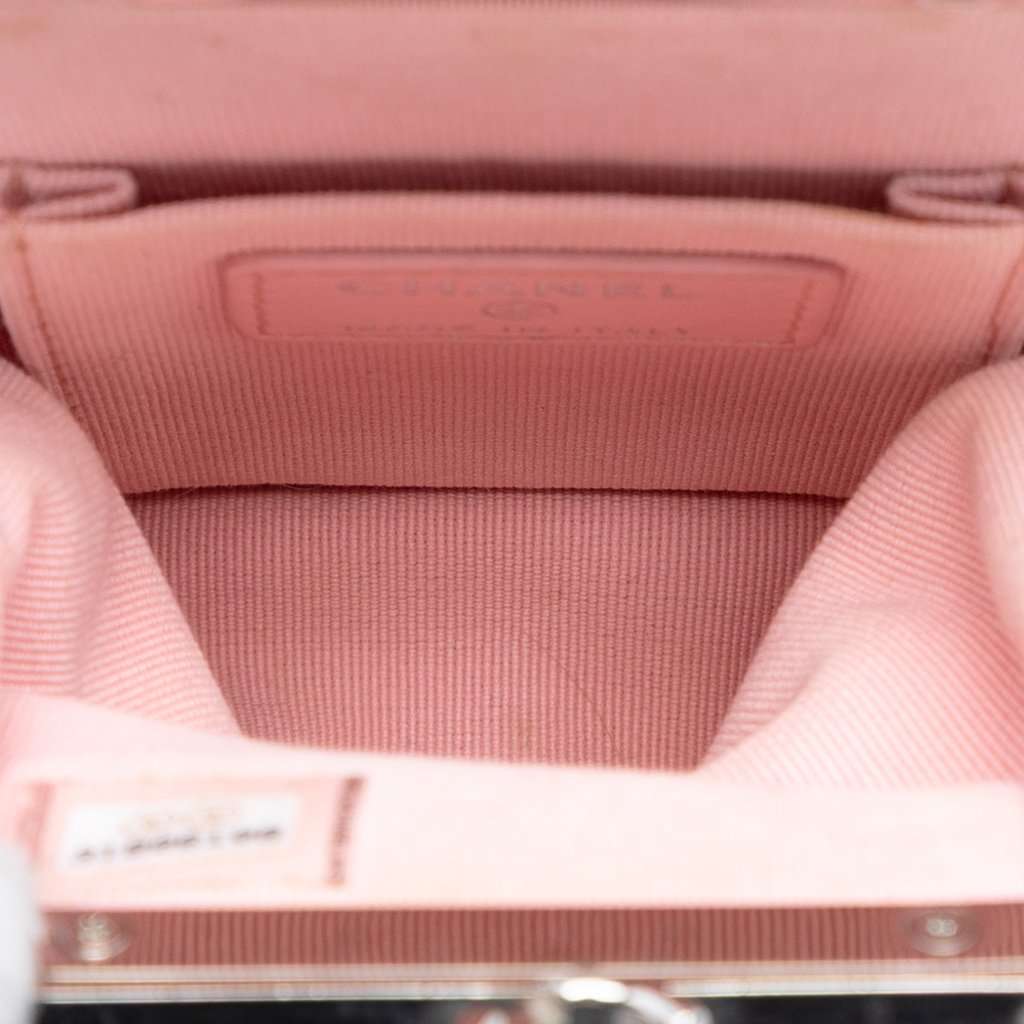 Chanel CC Quilted Acrylic and Lambskin Evening Clutch With Chain White Leather Very good condition - Model View