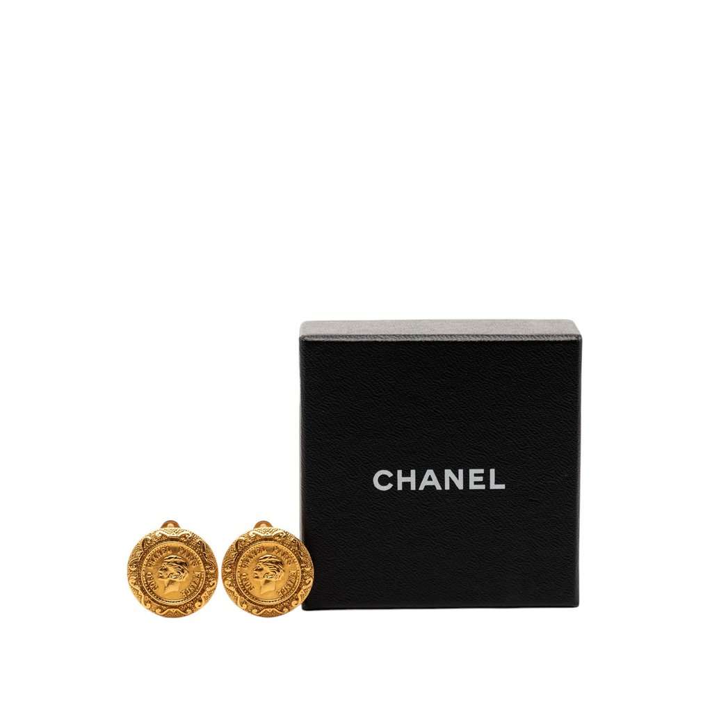 Chanel Gold Plated Coco Profile Round Clip On Earrings Gold Metal Very good condition - Model View