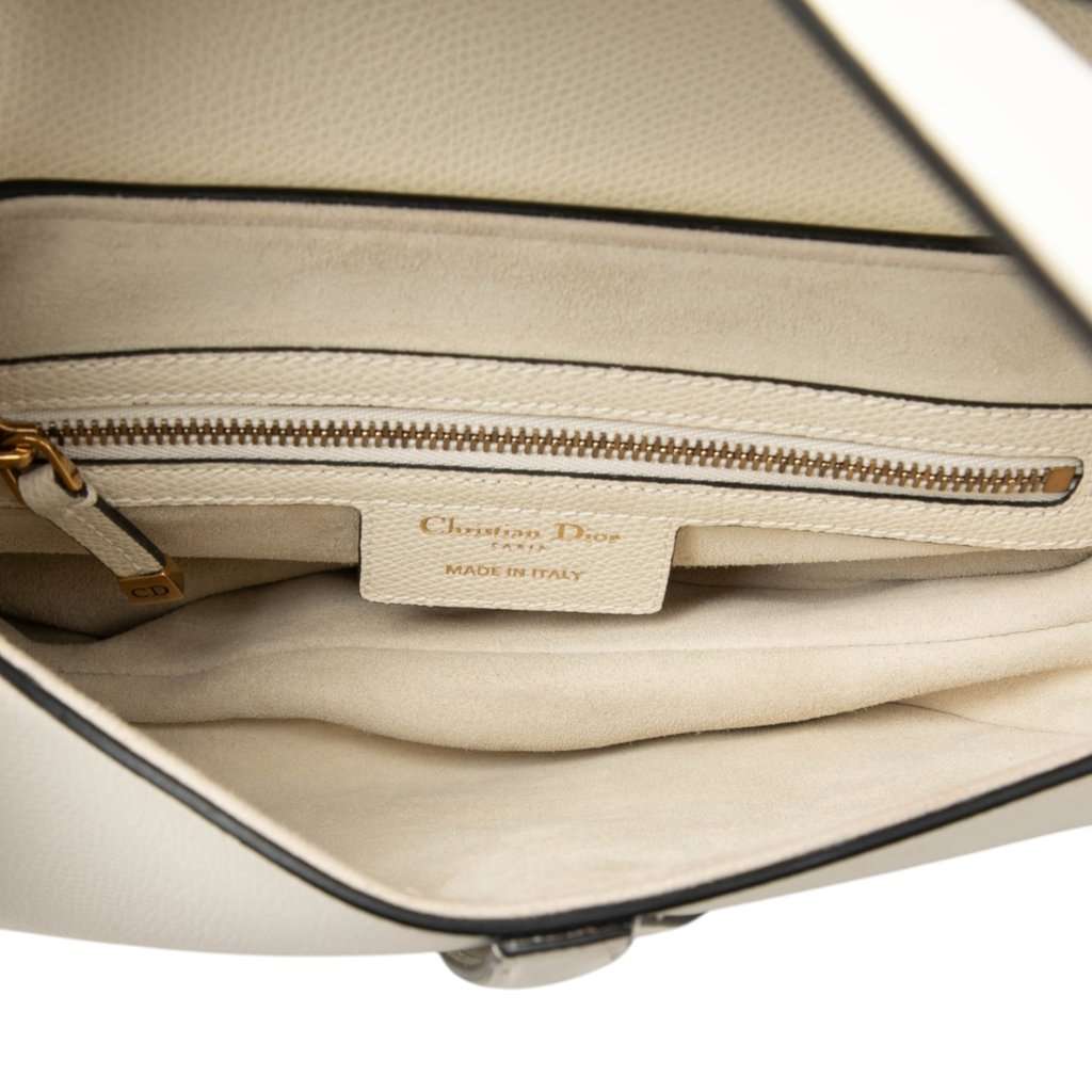 Dior Grained Calfskin Saddle Bag White Leather Very good - Model View