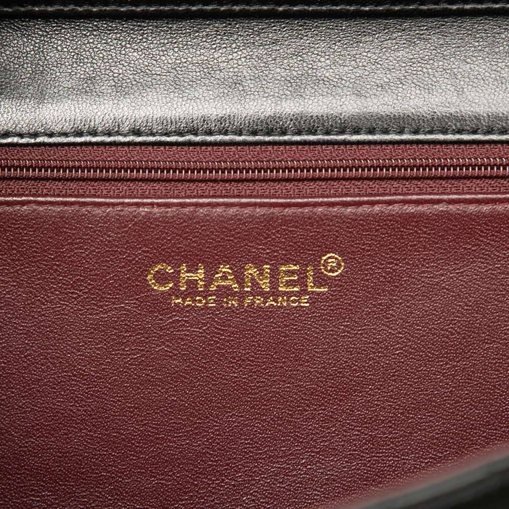 Chanel Medium CC Quilted Lambskin Single Flap Black Leather Very good condition - Box View