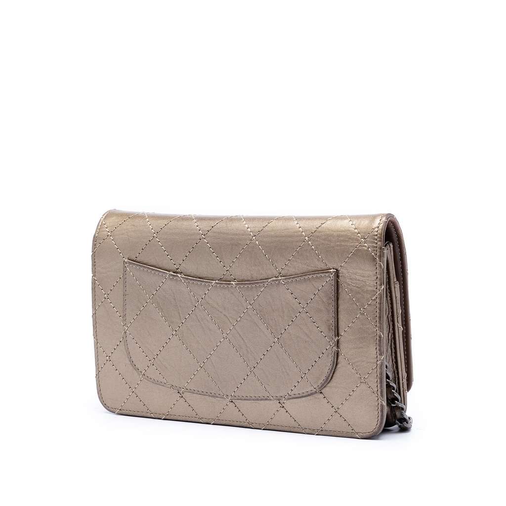 Chanel Quilted Metallic Aged Calfskin Reissue 2.55 Wallet on Chain Brown Leather Very good condition - Back View