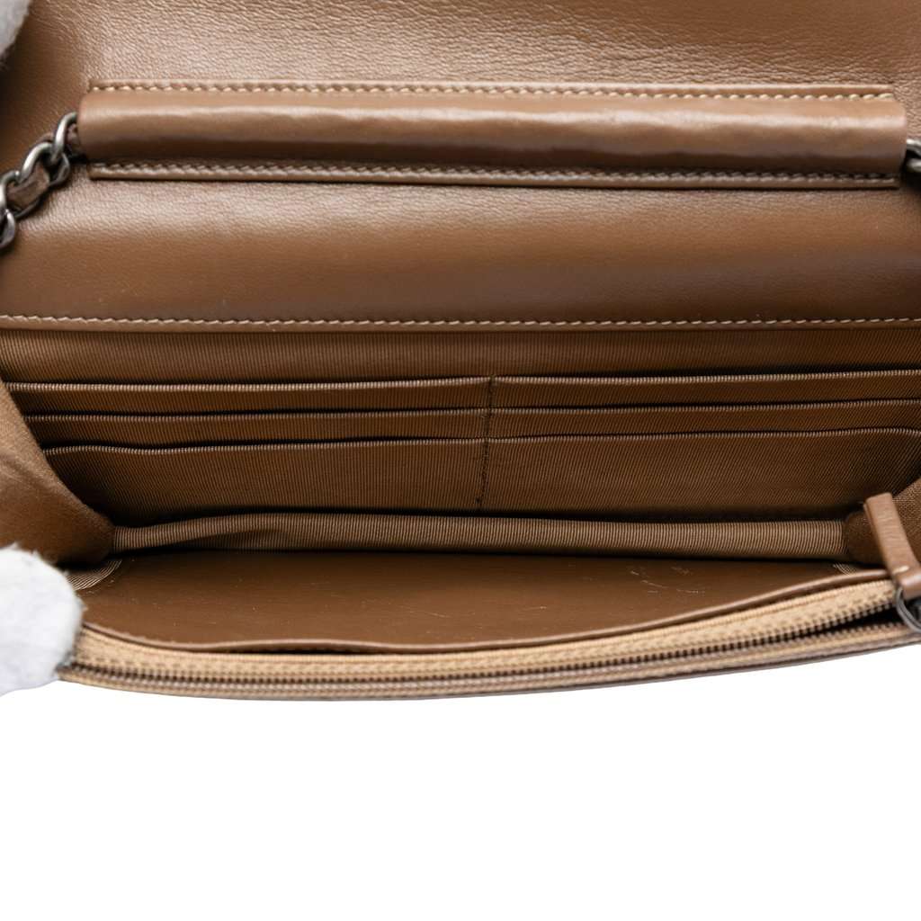 Chanel Quilted Metallic Aged Calfskin Reissue 2.55 Wallet on Chain Brown Leather Very good condition - Model View