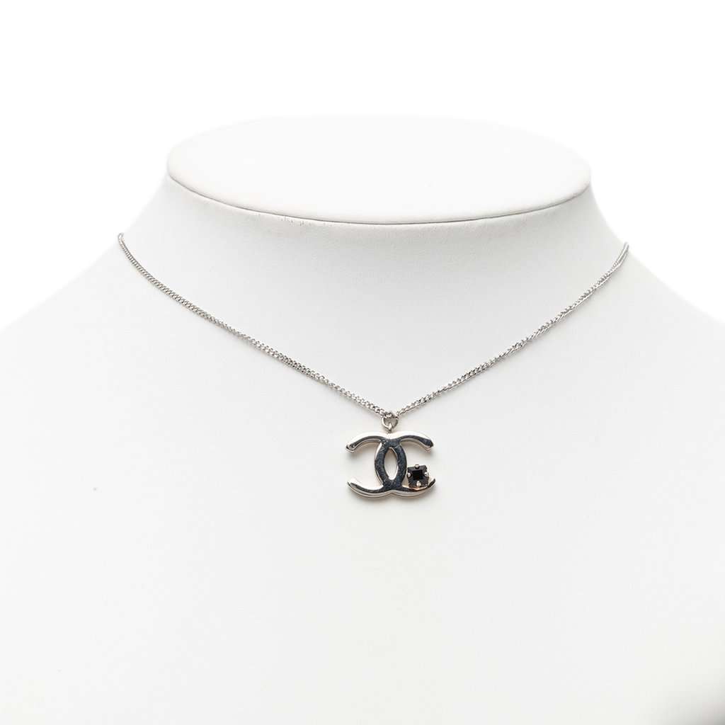 Chanel CC Brass Crystal Pendant Necklace Silver Metal Very good condition - Box View