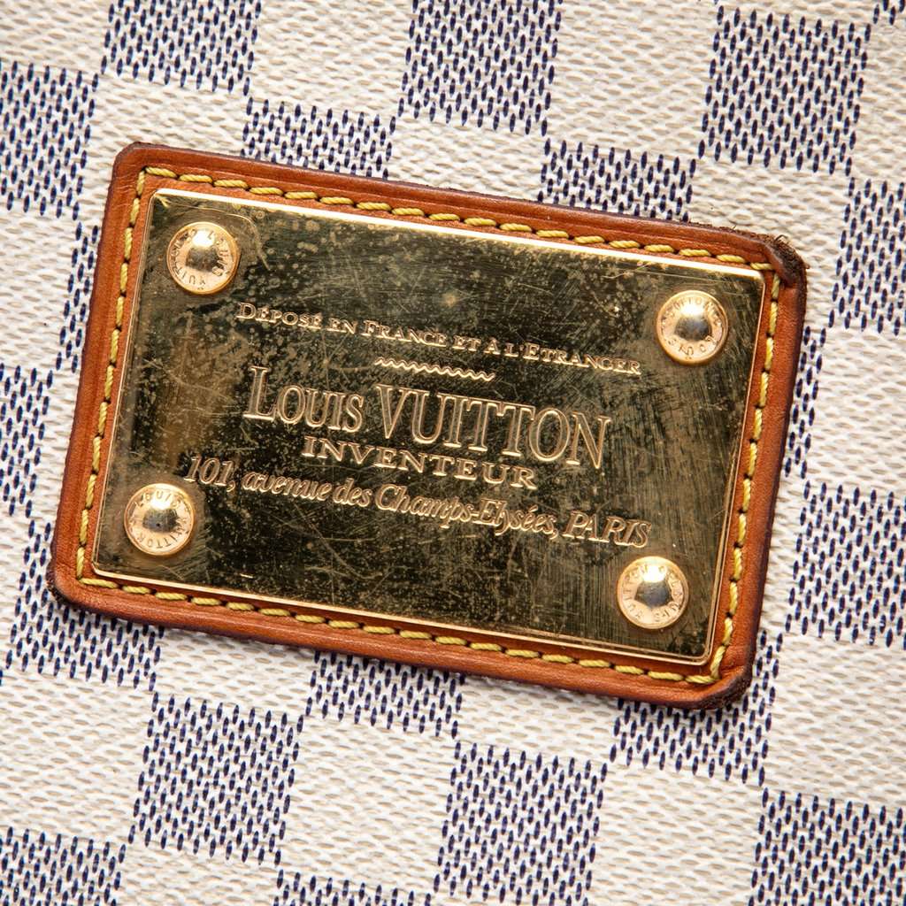 Louis Vuitton Damier Azur Hampstead MM White Very good condition - Box View