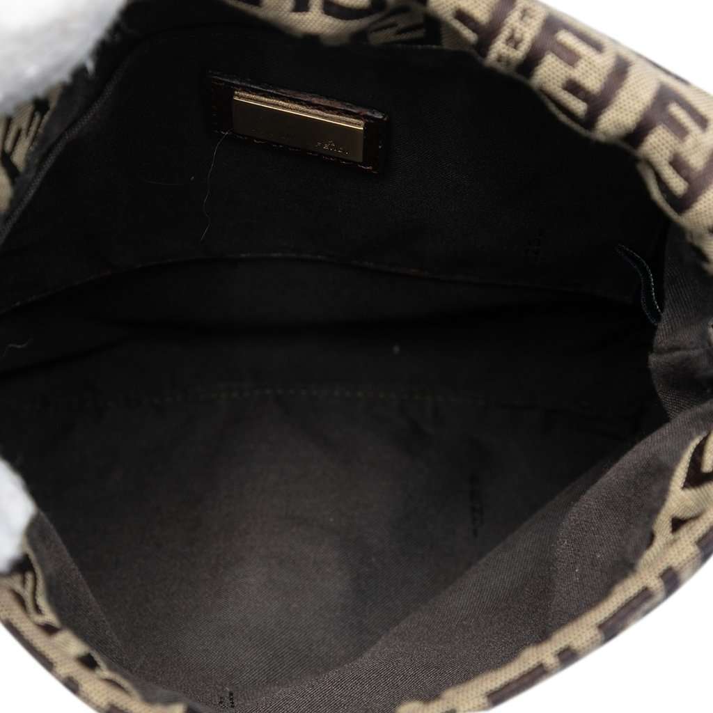 Fendi Zucchino Canvas Crossbody Beige Very good condition - Model View