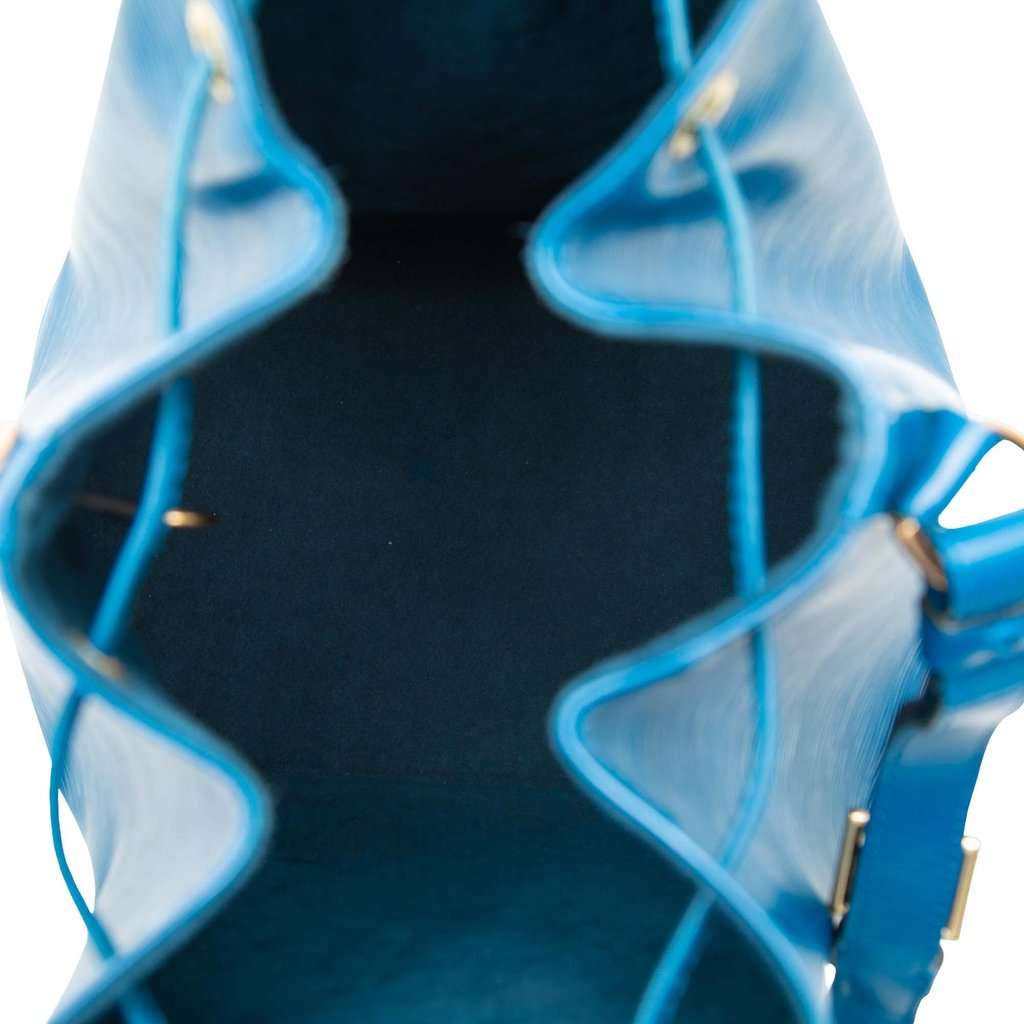 Louis Vuitton Epi Noe GM Blue Leather Very good - Model View