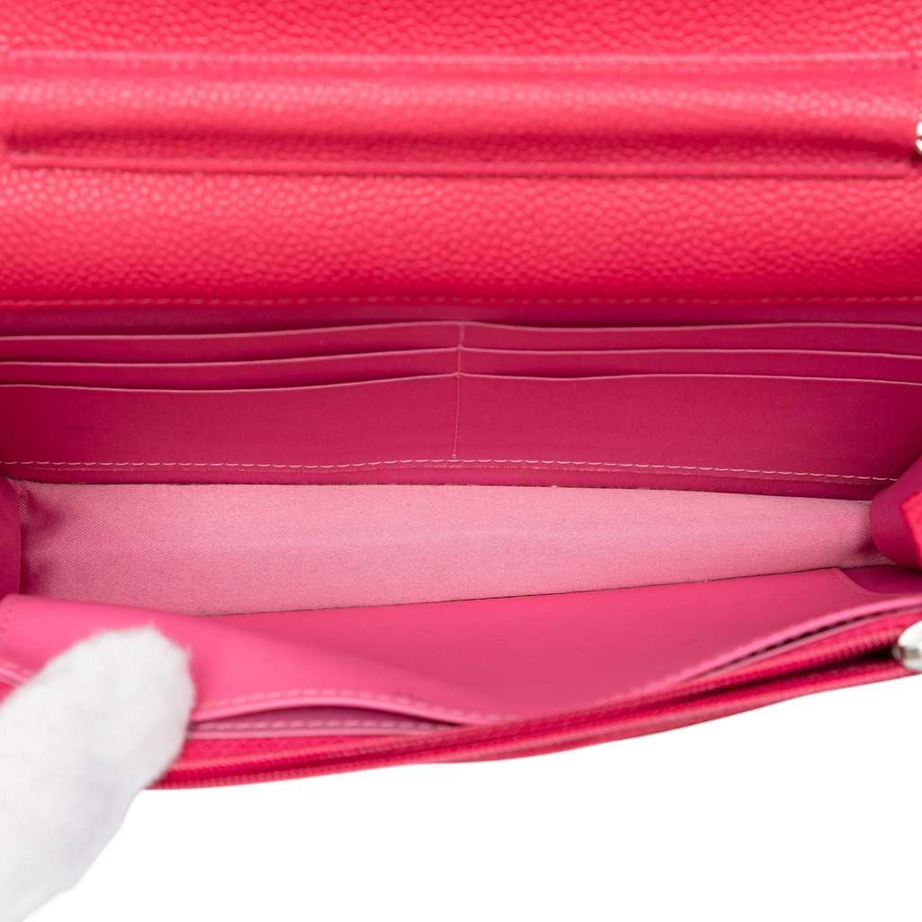Chanel Caviar Bicolor CC Wallet On Chain Pink Leather Very good - Model View