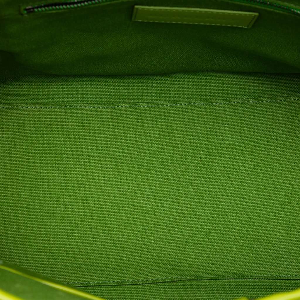 Burberry Patent Trimmed Supernova Check Coated Canvas Tote Beige Very good condition - Model View