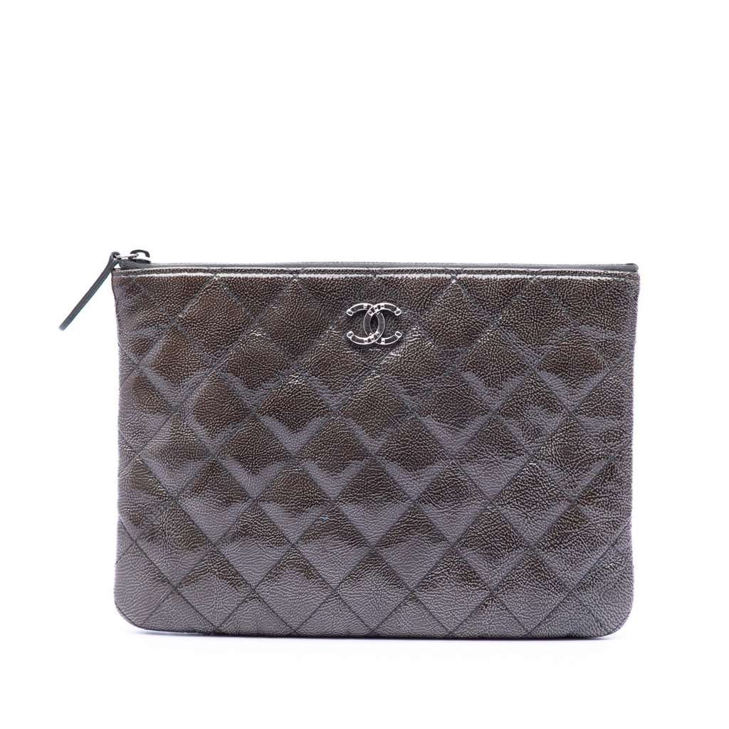 Chanel Small Quilted Crinkled Patent O Case Clutch Green Leather Very good - Front View