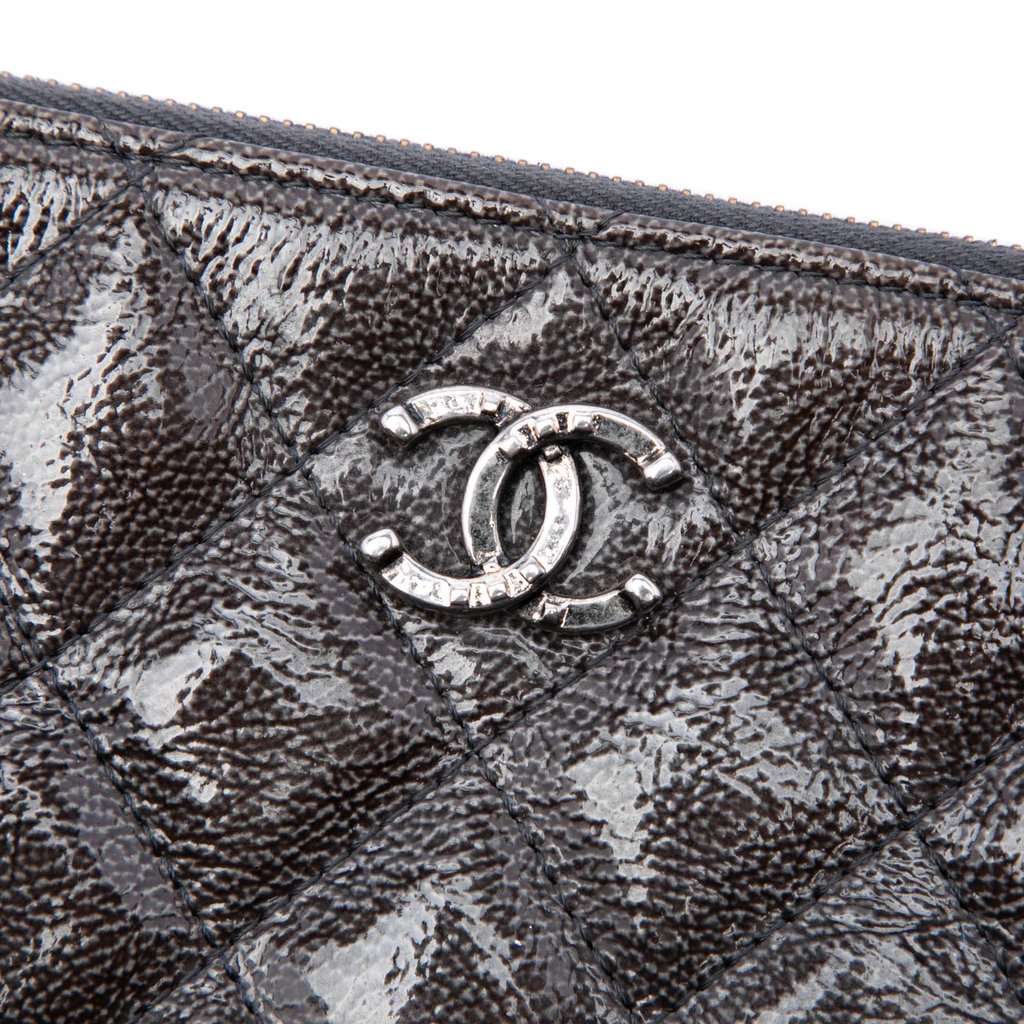Chanel Small Quilted Crinkled Patent O Case Clutch Green Leather Very good - Box View