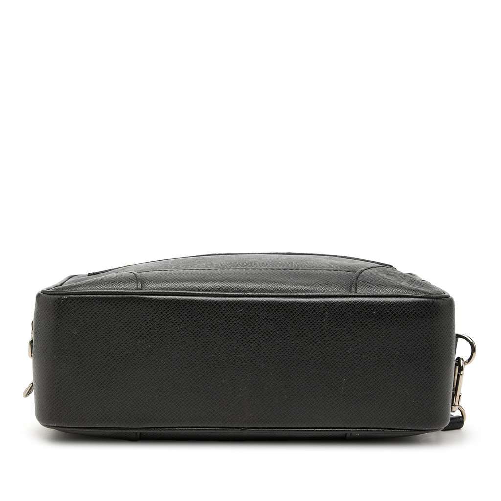 Louis Vuitton Taiga Neo Pavel Black Leather Very good - Inside View