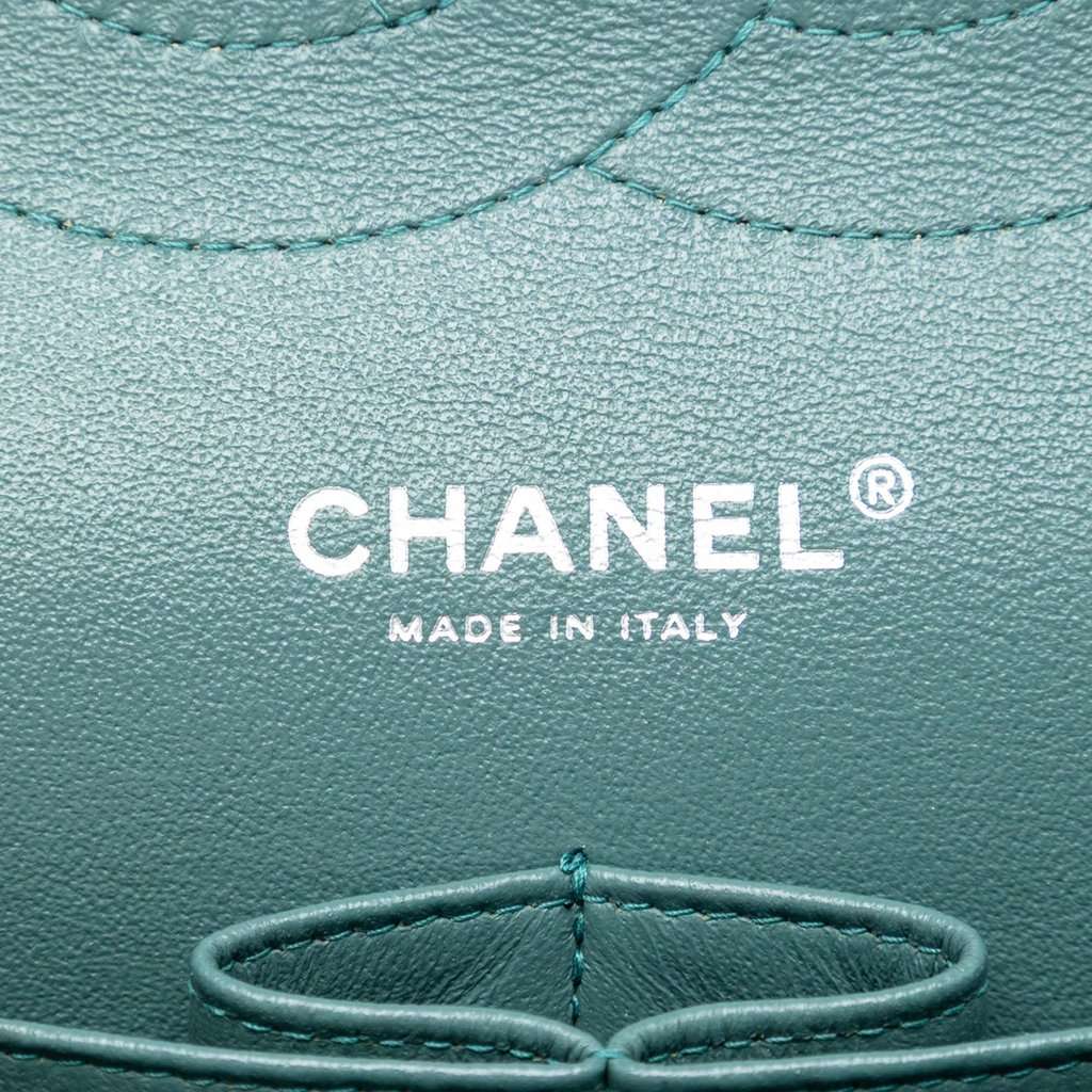 Chanel Jumbo Classic Iridescent Caviar Double Flap Blue Leather Very good condition - Box View