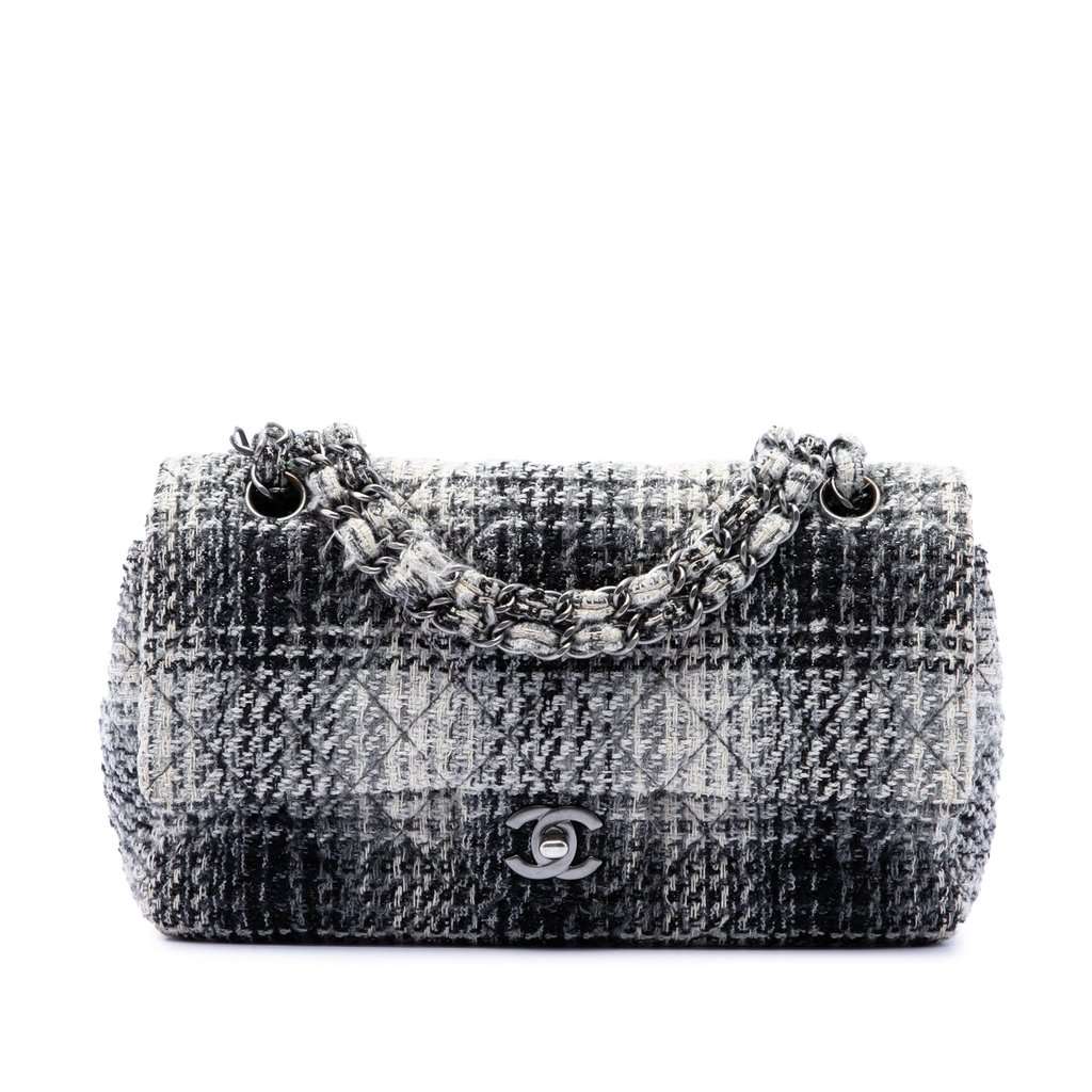 Chanel Medium Classic Quilted Tweed Double Flap Black Very good condition - Front View