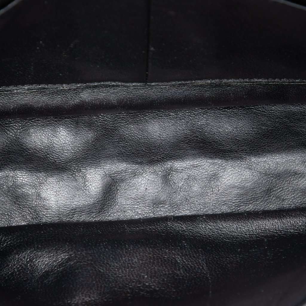 Chanel Medium Classic Quilted Tweed Double Flap Black Very good condition - Model View