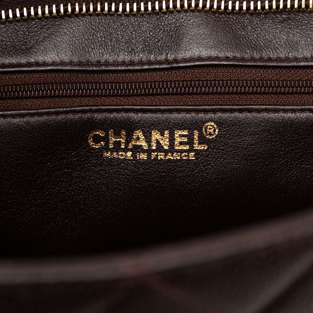 Chanel Caviar Medallion Tote Brown Leather Very good condition - Box View