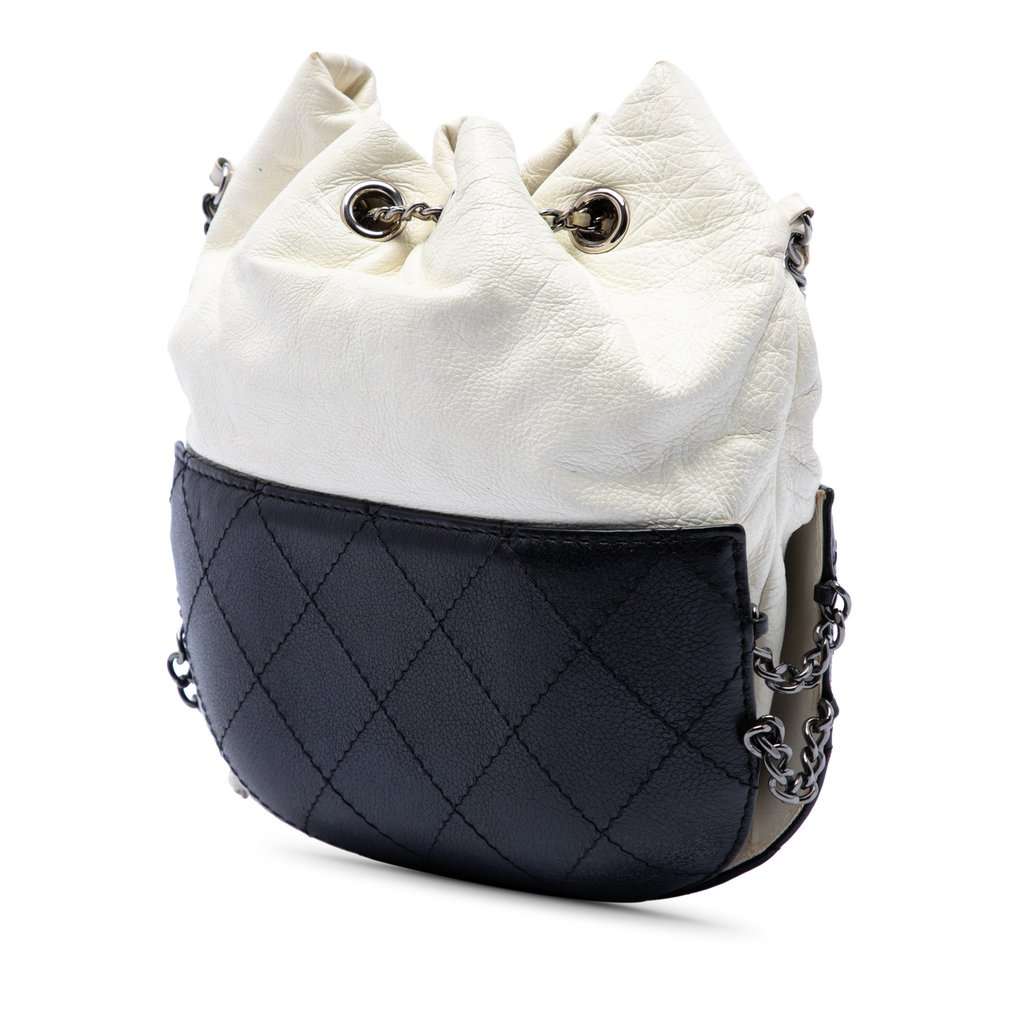 Chanel Small Bicolor Quilted Calfskin Gabrielle Bucket Bag White Leather Very good condition - Back View