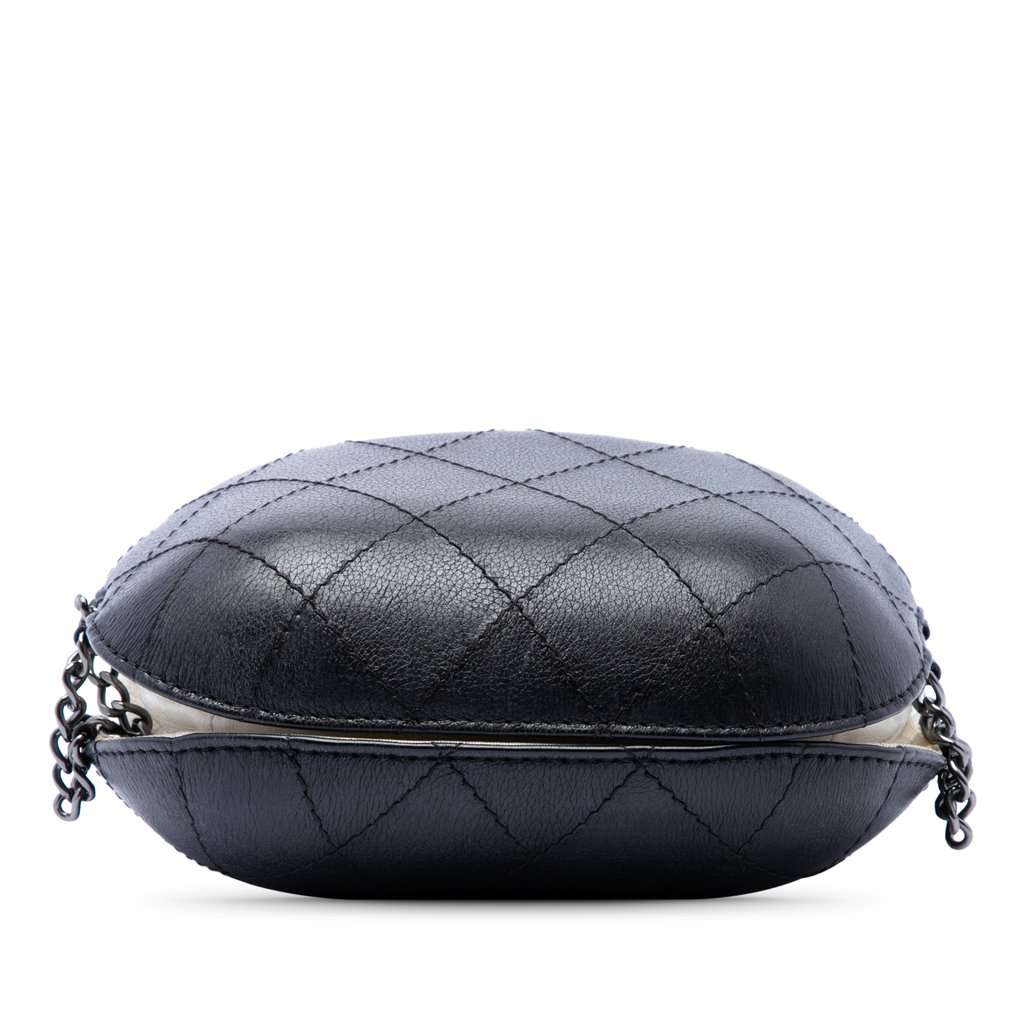 Chanel Small Bicolor Quilted Calfskin Gabrielle Bucket Bag White Leather Very good condition - Inside View