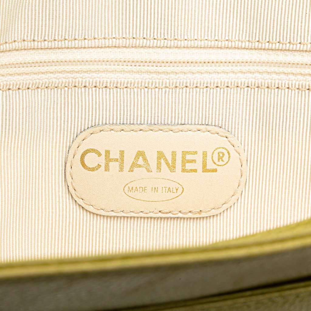 Chanel Triple CC Caviar Shoulder Bag Green Leather Very good condition - Box View
