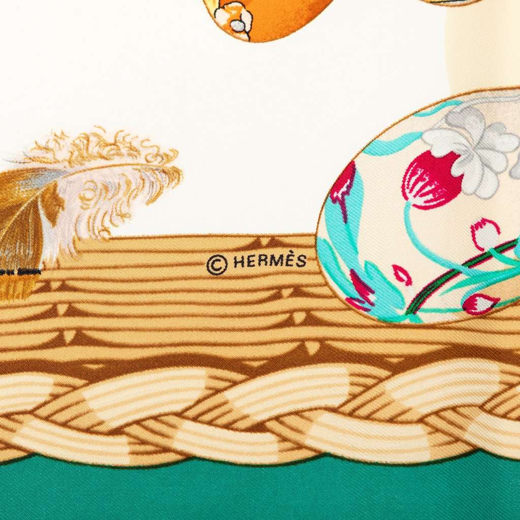 Hermès Couvee d Hermes Silk Scarf 90 White Very good - Model View