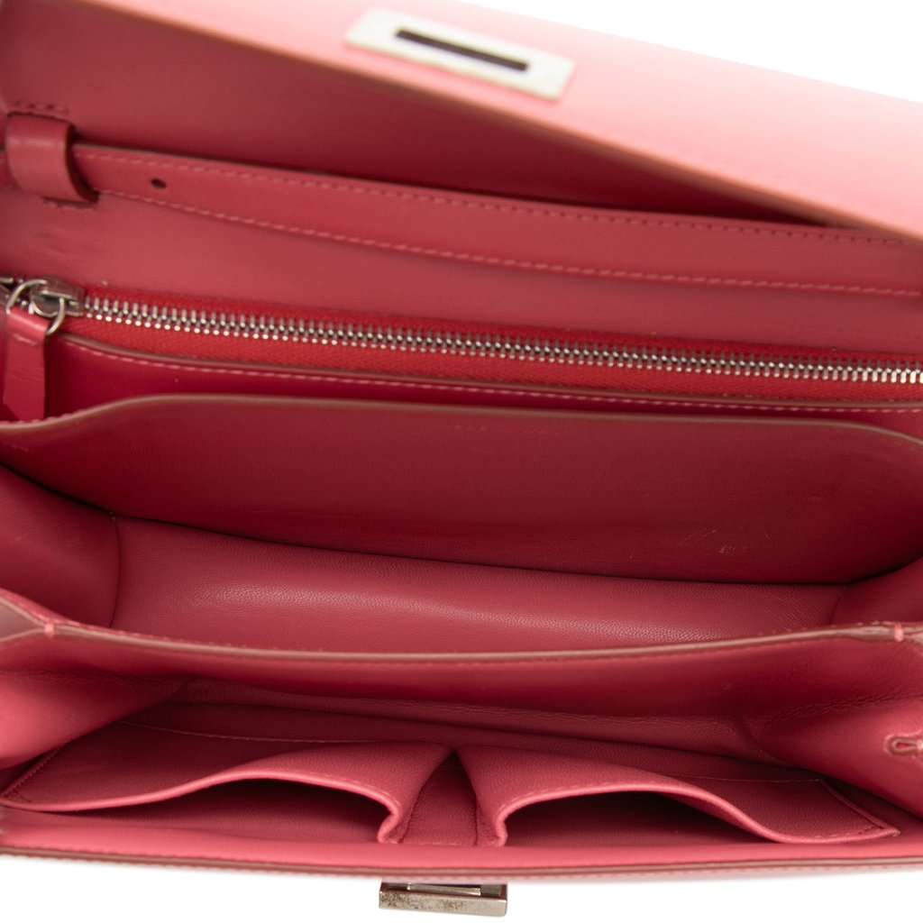 Celine Medium Calfskin Classic Box Pink Leather Very good condition - Model View