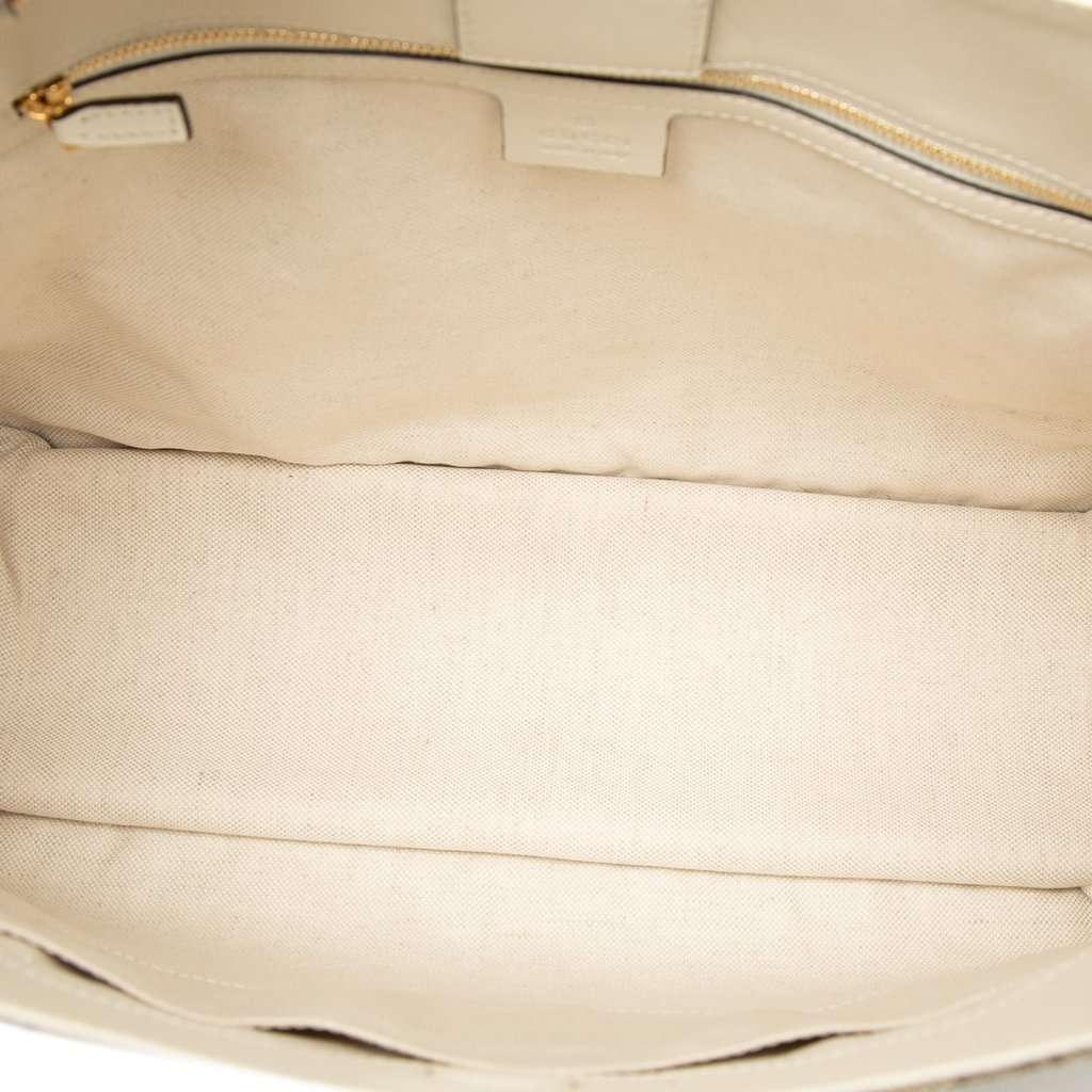 Gucci Medium GG Canvas Horsebit 1955 Tote Beige Very good - Model View