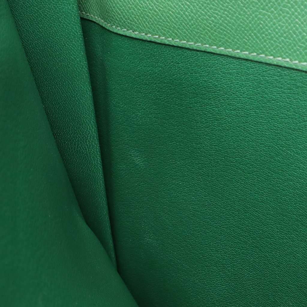 Hermès Courchevel Kirius Clutch Green Leather Very good condition - Box View