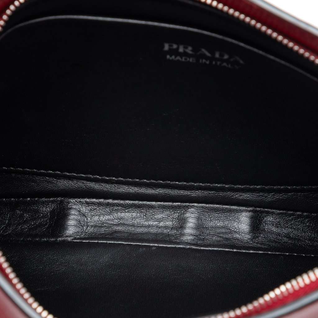 Prada City Calf Sidonie Crossbody Red Leather Very good condition - Model View