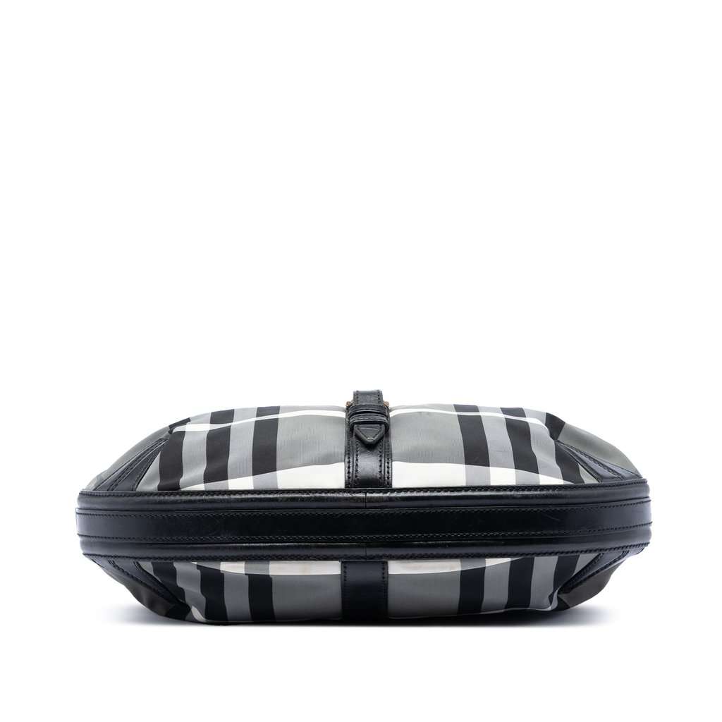 Burberry Check Nylon Grafton Hobo Black Very good condition - Inside View