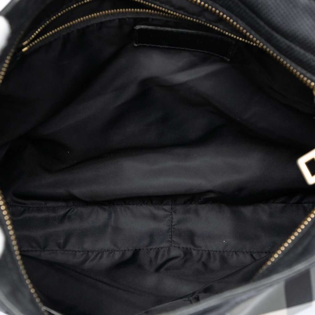 Burberry Check Nylon Grafton Hobo Black Very good condition - Model View