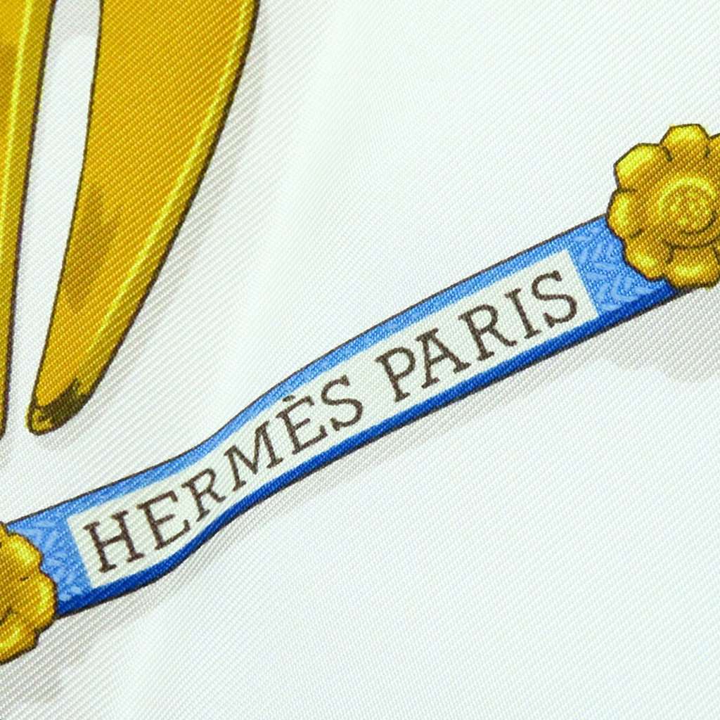 Hermès Memoire d Hermes Silk Scarf 90 Blue Very good condition - Model View