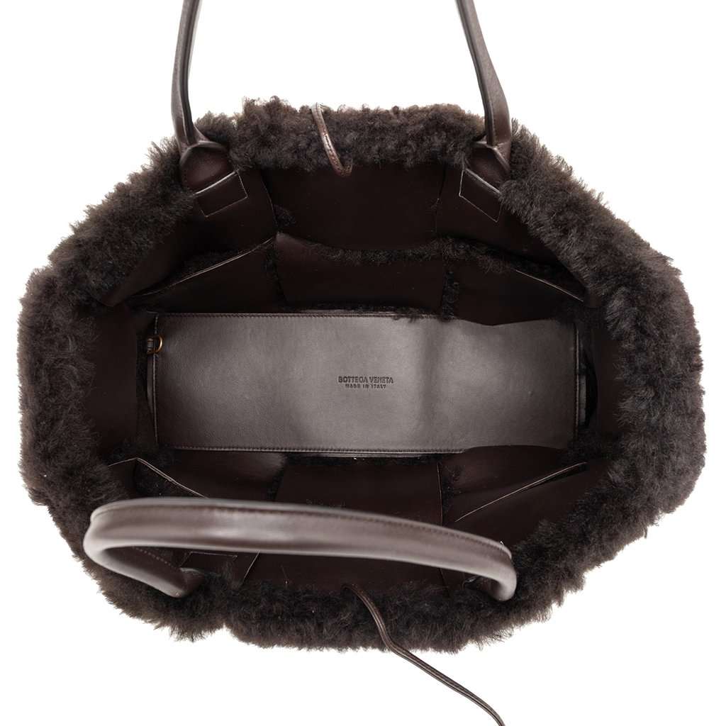 Bottega Veneta Small Shearling Intrecciato Arco Tote Brown Very good condition - Model View