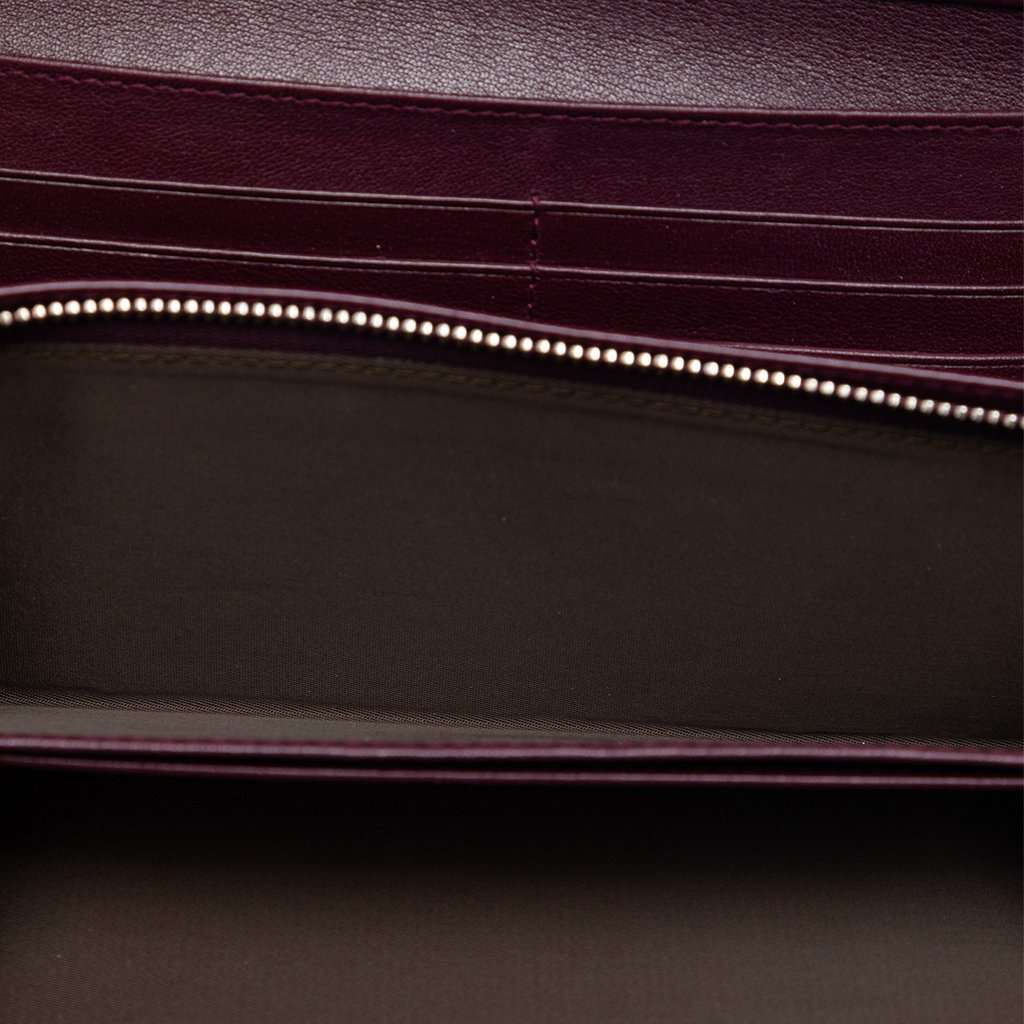 Dior Oblique Patent Wallet on Chain Purple Leather Very good condition - Model View