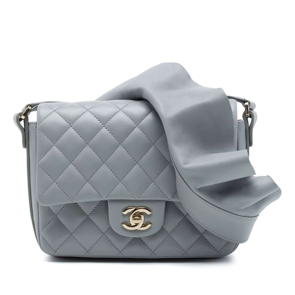 Chanel Quilted Calfskin Bolero de Chanel Flap MultiColor Leather Very good condition - Front View