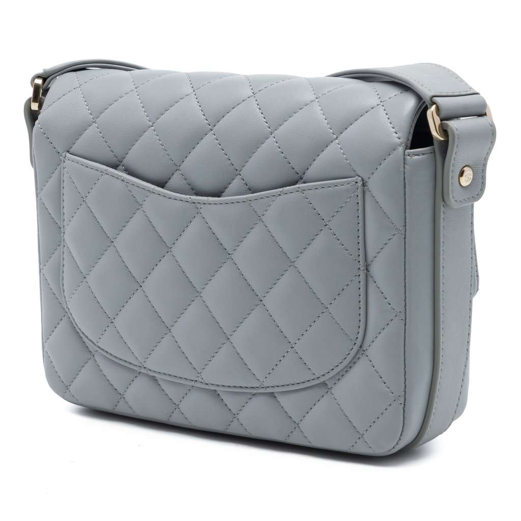 Chanel Quilted Calfskin Bolero de Chanel Flap MultiColor Leather Very good condition - Back View