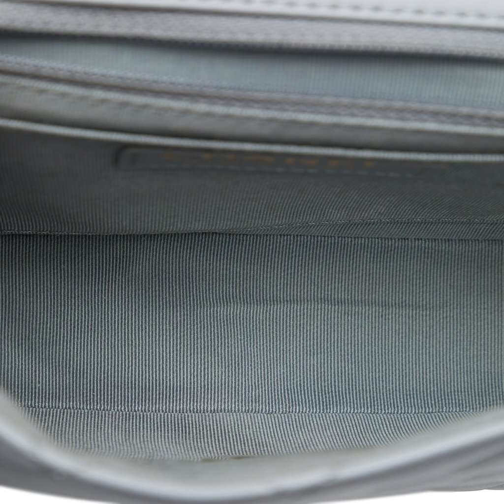 Chanel Quilted Calfskin Bolero de Chanel Flap MultiColor Leather Very good condition - Model View