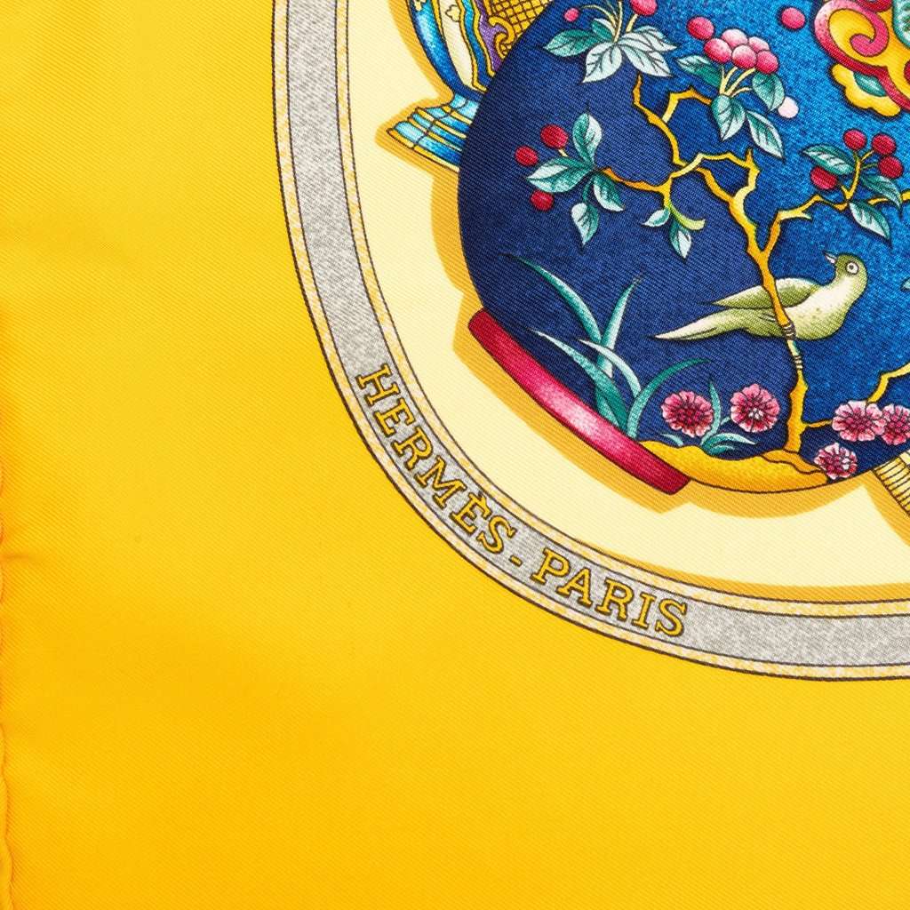 Hermès Qu Importe Le Flacon Silk Scarf 90 Yellow Never worn - Model View