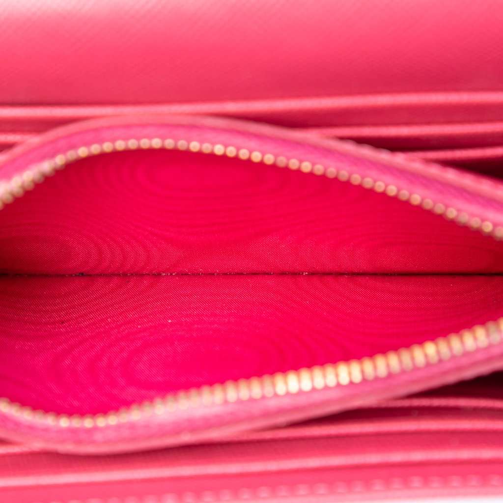Prada Saffiano Lux Bow Wallet On Strap Pink Leather Very good condition - Model View
