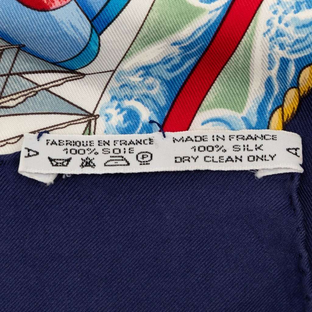 Hermès Vive le Vent Silk Scarf 90 White Very good condition - Inside View