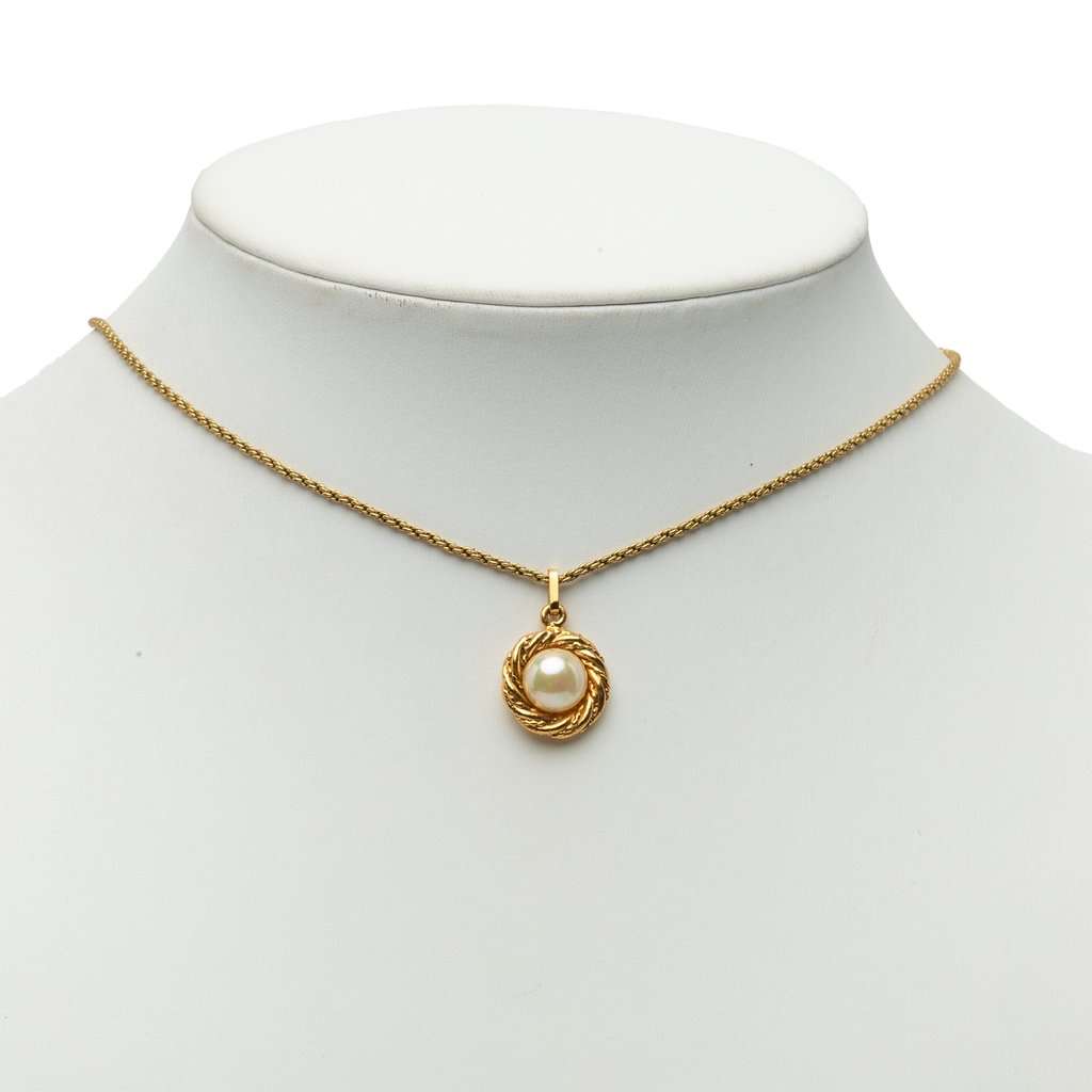 Chanel Gold Plated Faux Pearl Round Pendant Necklace Gold Metal Very good - Box View
