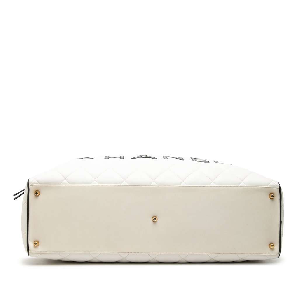 Chanel Quilted Lambskin Grand Logo Duffle Bag White Leather Good condition - Inside View