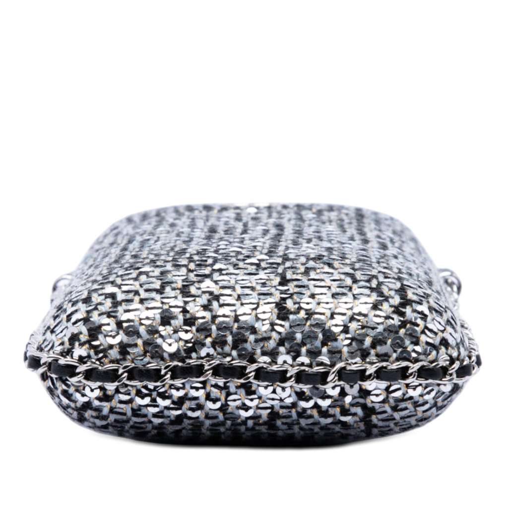 Chanel CC Tweed and Sequin Chain Around Phone Holder Silver Very good condition - Inside View