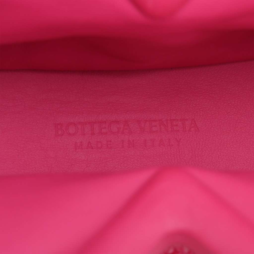 Bottega Veneta Small Boucle Curly Raffia The Point Triangle Satchel Pink Very good - Model View